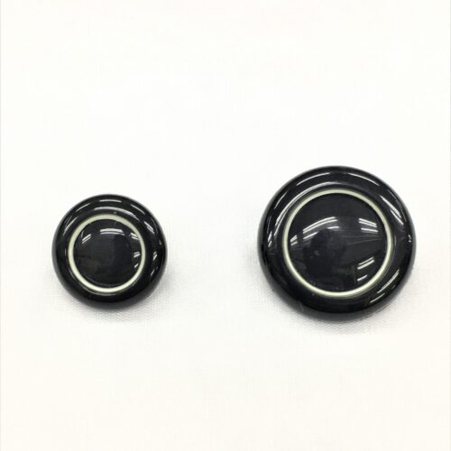 Κουμπί ασπρόμαυρο με λευκή γραμμή κωδ.94738 - Image 1