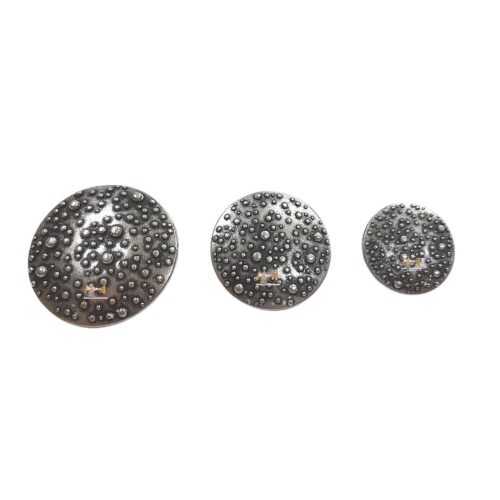 Κουμπί μεταλλικό ασημί με μαύρο και ανάγλυφες μπίλιες κωδ.702 - Image 1