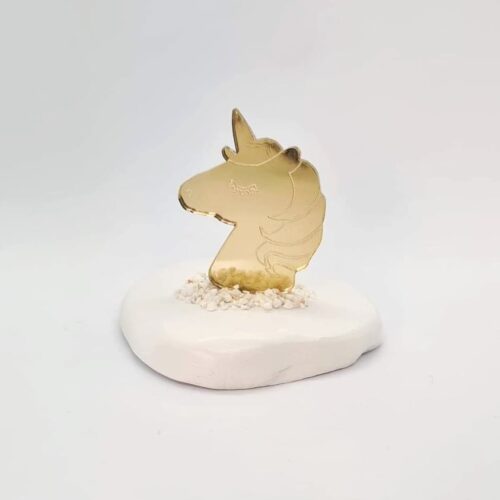 Μπομπονιέρα Βάπτισης Βότσαλο με Μονόκερο πλεξιγκλάς κωδ.34019 - Image 1