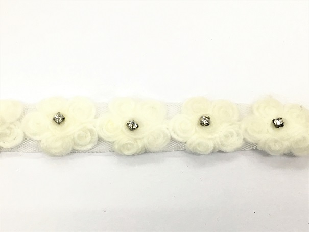 Τρέσα μάλλινη εκρού με στρας σε λουλουδάκι 3εκ. - Image 1