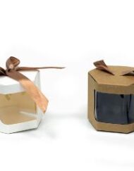 Κουτάκι Χάρτινο Πολύγωνο με Παράθυρο Ζελατίνα και Κορδέλα 8,5 x 7,5 x 7εκ. κωδ.0402124