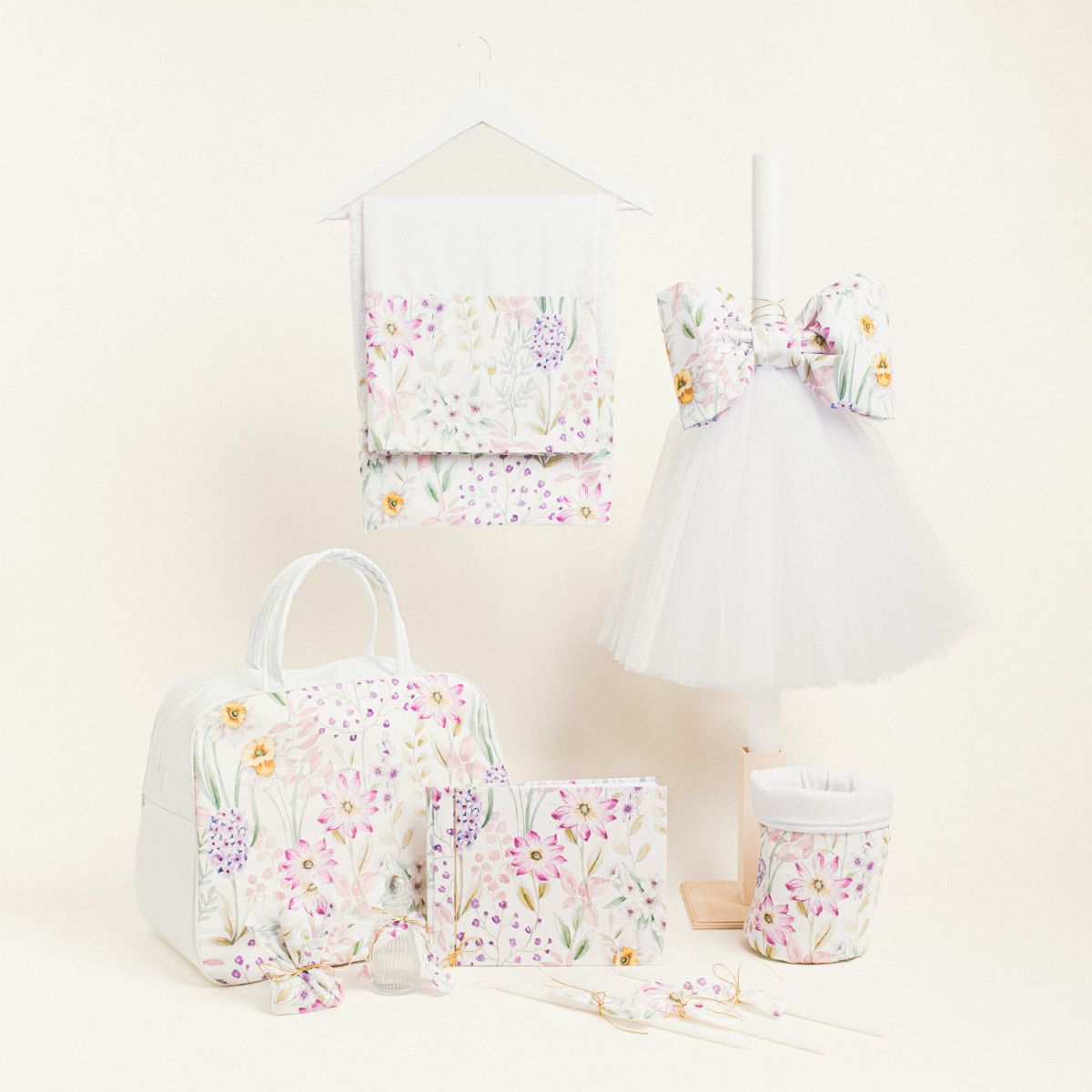 Σετ Βάπτισης για Κορίτσι Ποπλίνα Άνθη σε Λιλά Αποχρώσεις κωδ.331425